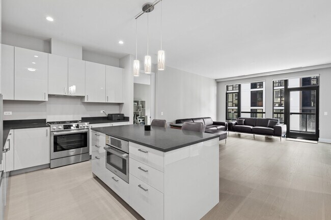 Foto del edificio - 1701 W Webster Ave