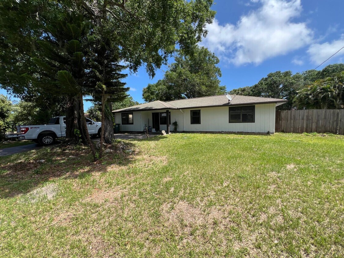 Foto principal - 2008 S 30th St
