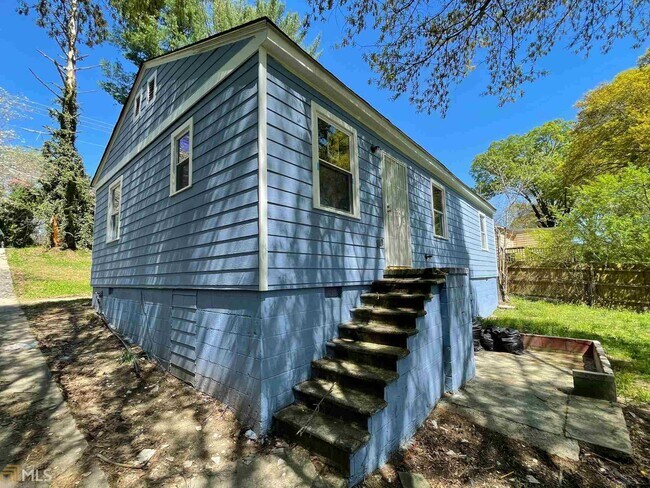 Building Photo - 946 Astor Ave SW