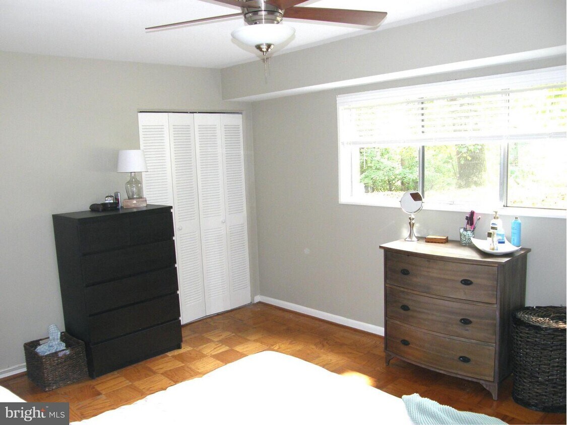 10670 Weymouth St Unit 3, Bethesda, MD 20814 Condo for Rent in