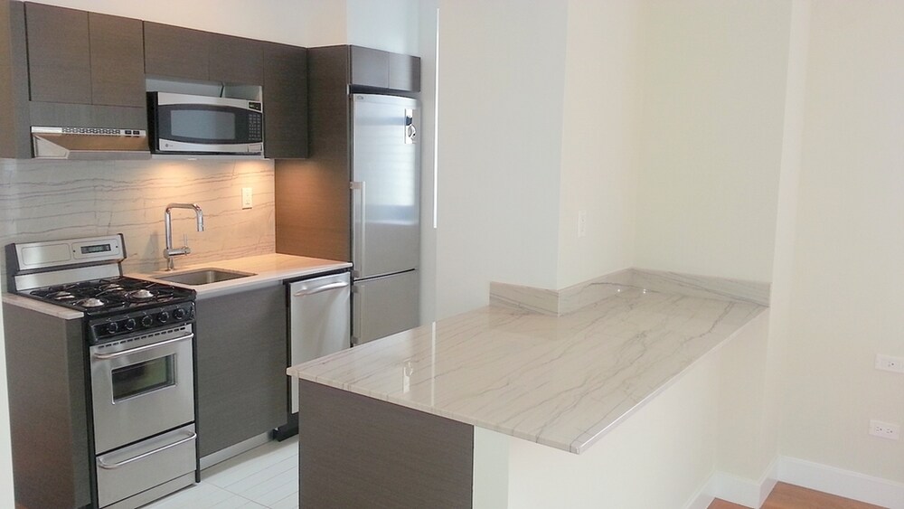 Primary Photo - 424 E 57th St