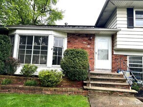 Building Photo - 328 Franklach Ave