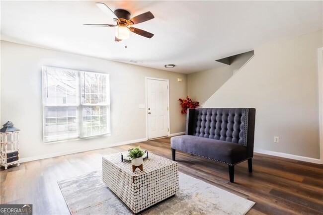 Foto del edificio - 5823 Strathmoor Manor Cir