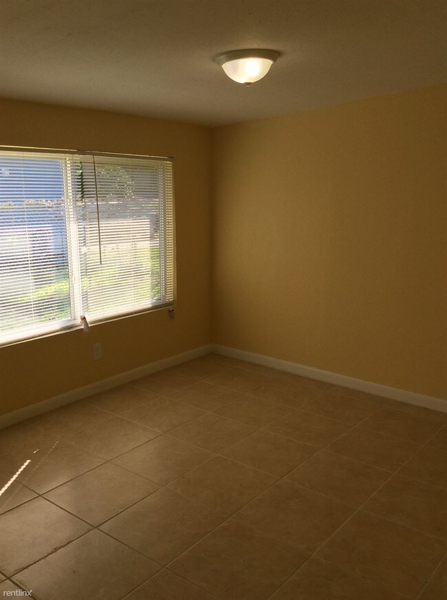 Foto del edificio - 8301 NW 1st Ave
