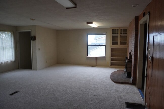 Building Photo - 14017 NW 43rd Ave