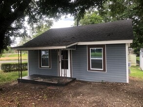 Building Photo - 808 N Pryor St