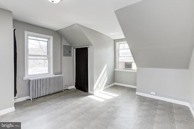 Building Photo - 1307 W Northern Pkwy