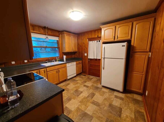 Foto del edificio - 927 Downey Dr