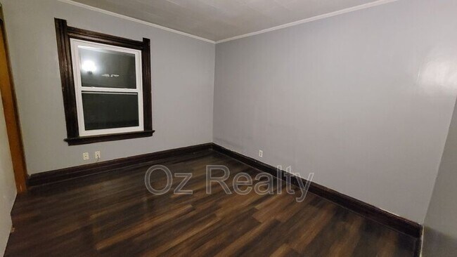 Foto del edificio - 346 Parker Ave