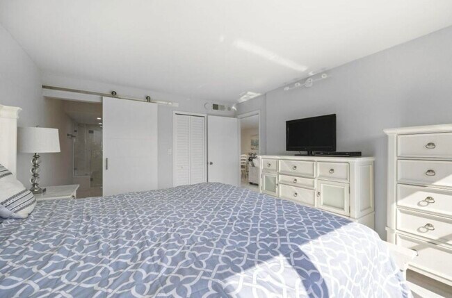 Foto del edificio - 9400 S Ocean Dr