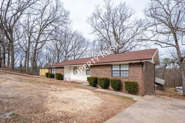 Foto del edificio - 340 Alpine Dr