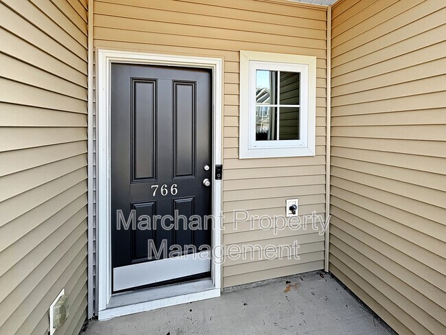 Building Photo - 766 Elmbrook Dr