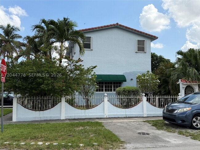 Building Photo - 101 E 51st Pl