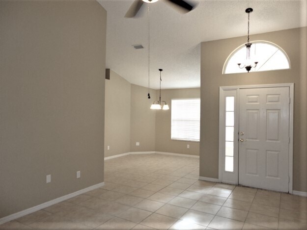 Building Photo - 250 Misty Meadow Dr