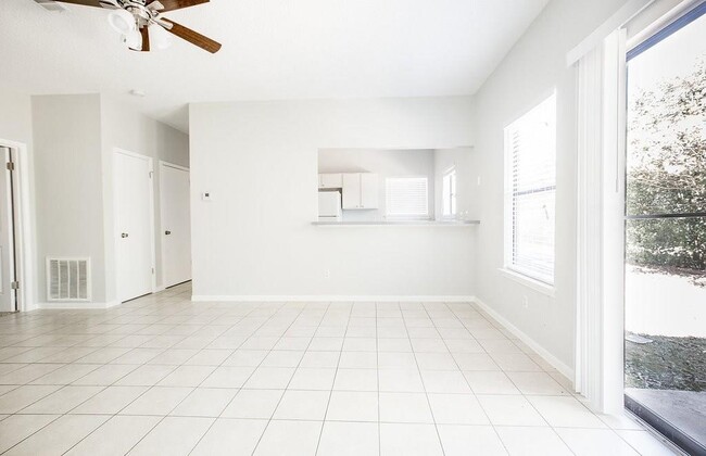 Building Photo - 3707 Buffalo Springs Trail