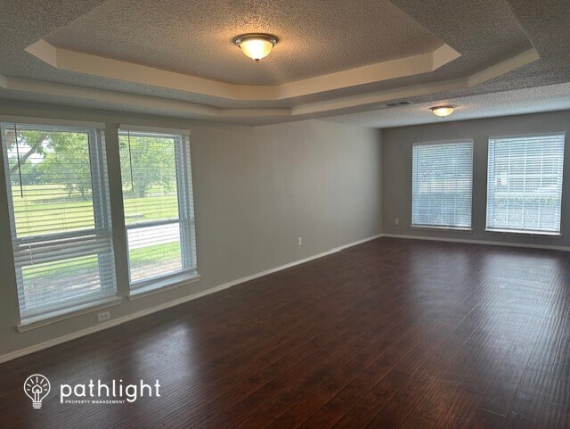 Building Photo - 469 Waterfall Circle