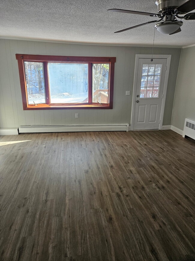 Building Photo - 414 Front St