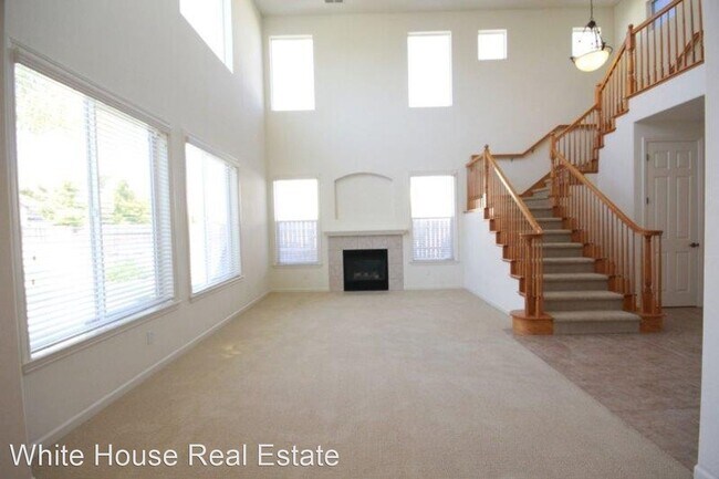 Building Photo - 4 br, 3 bath House - 265 E. Wind Dr