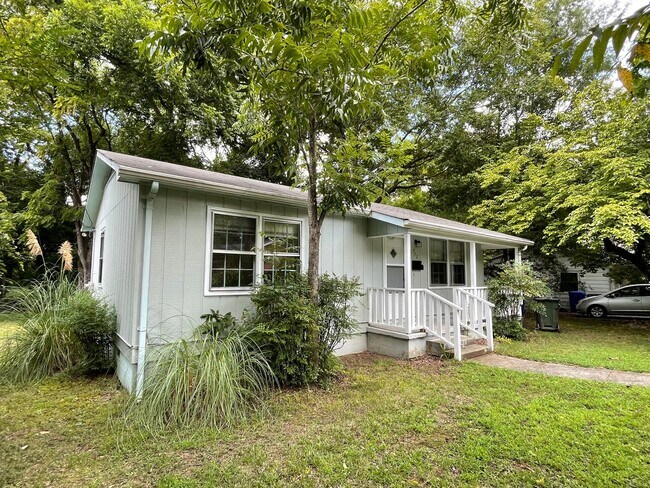 Foto del edificio - Charming 2br house on the Northside of Cha...