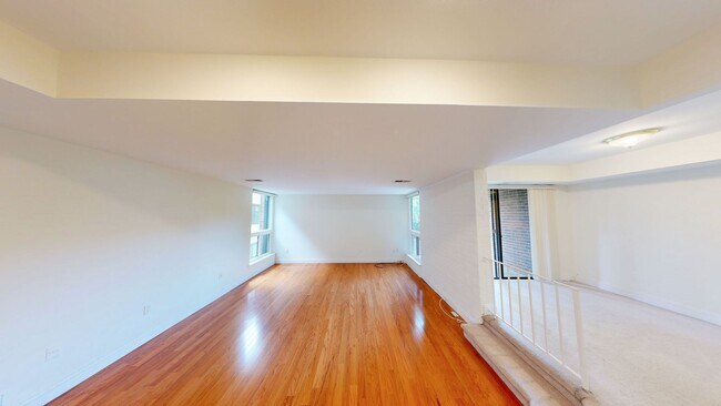 Foto del edificio - 2114 Bonnywood Ln