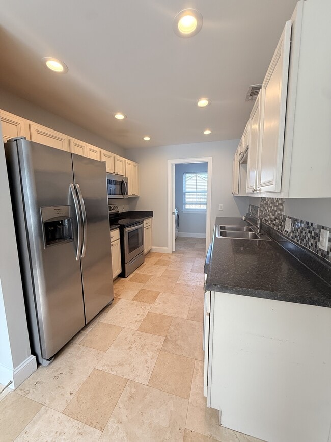 Building Photo - 34 Wintergreen Dr