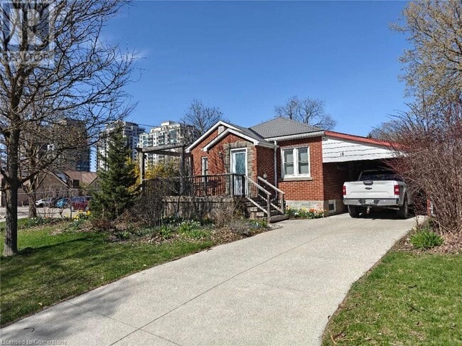 Building Photo - 18 Dunbar Rd S