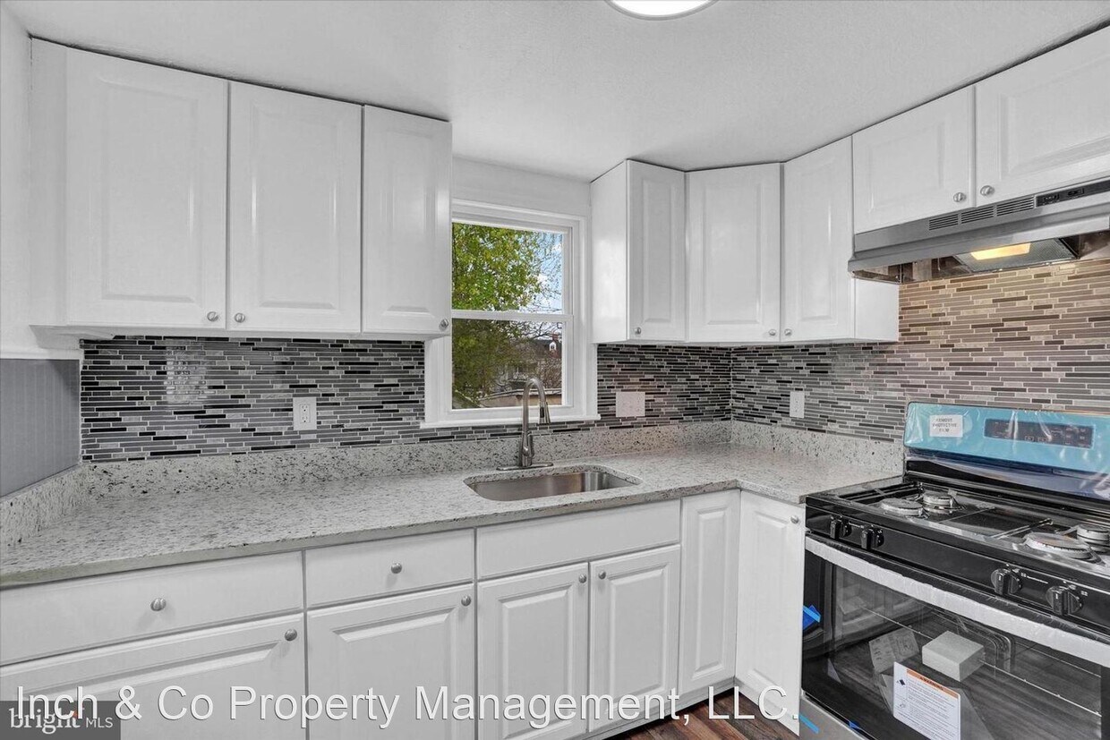 Primary Photo - 4 br, 1.5 bath House - 433 Juniper St