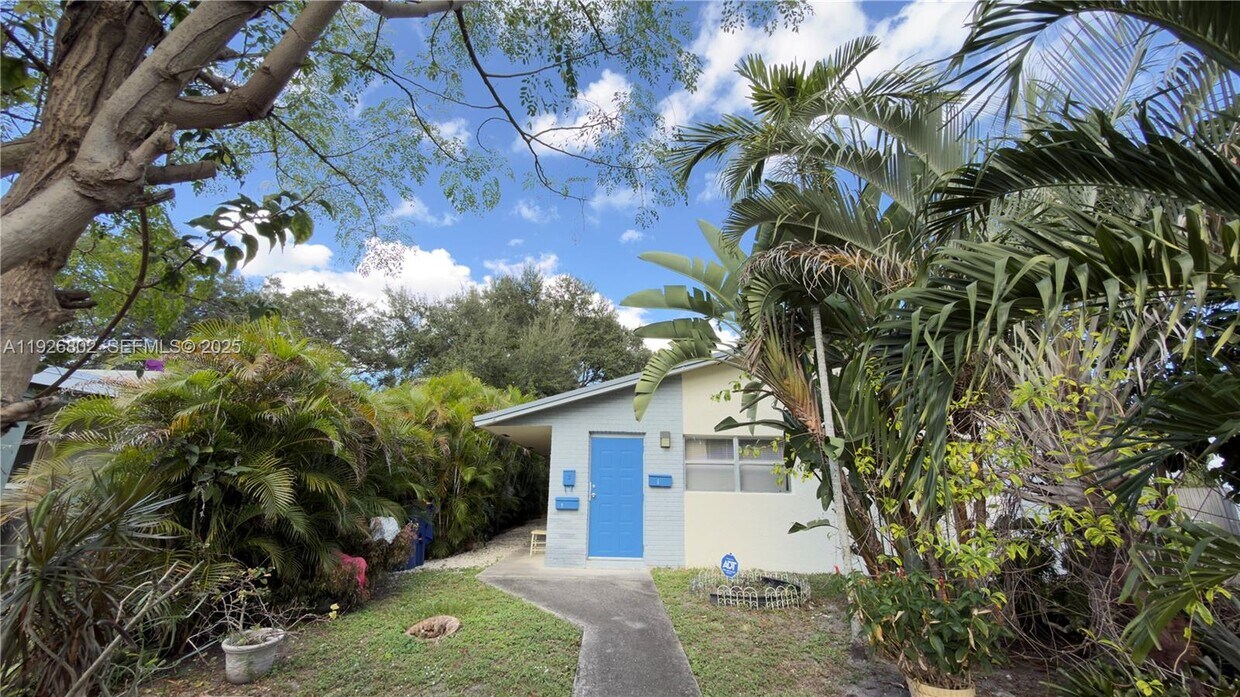 Foto principal - 274 SW 9th St