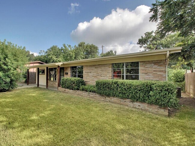 Foto del edificio - 1110 Fieldcrest Dr