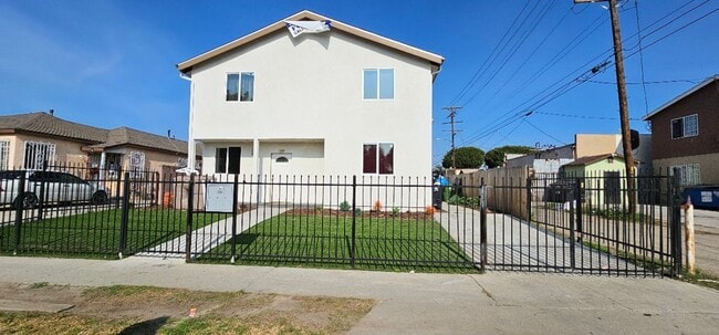 Building Photo - 84(1019E)