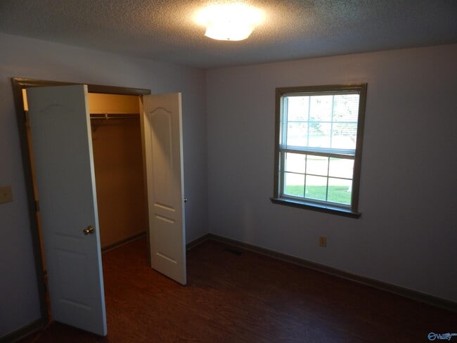 Building Photo - 28235 Shannon Dr
