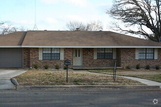 Building Photo - 111 Wild Timber Dr