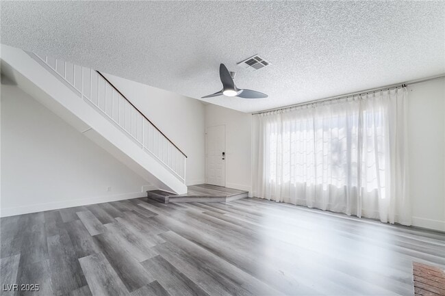 Foto del edificio - 8644 Trafalgar Dr