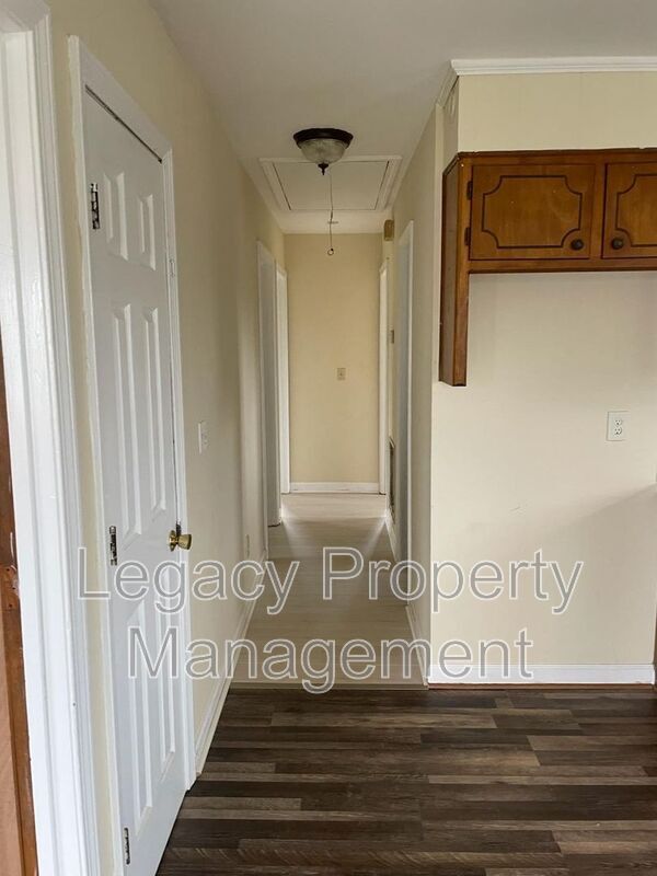 Foto del edificio - 2220 Turner Rd