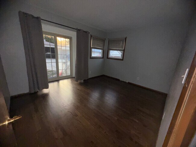 Foto del edificio - 307 S 76th St