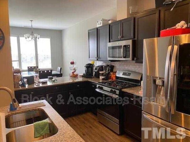 Foto del edificio - 6631 Perry Creek Rd