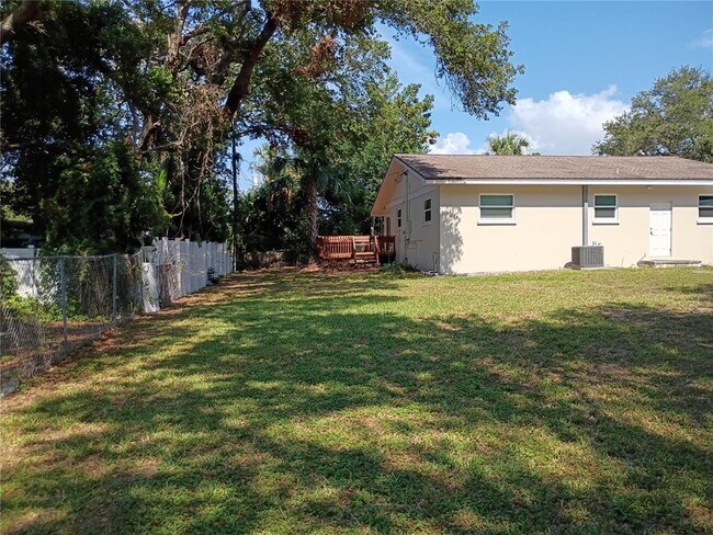 Foto del edificio - 1536 Illinois Rd