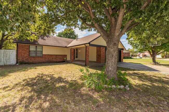 Foto del edificio - Spacious 4 Bedroom 3 Bath Home in Tulsa