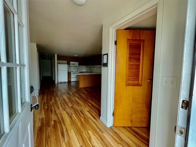 Building Photo - 507 Hill Ave