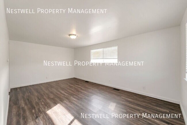 Foto del edificio - 346 3360 S