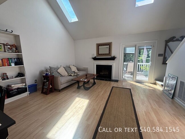 Building Photo - 5180 Winterberry Ct