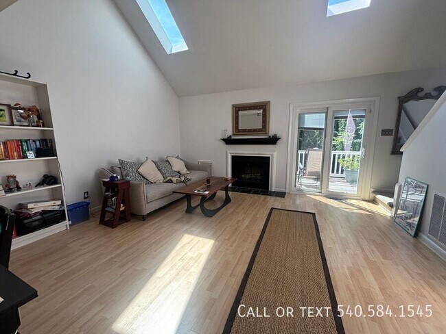 Foto del edificio - 5180 Winterberry Ct