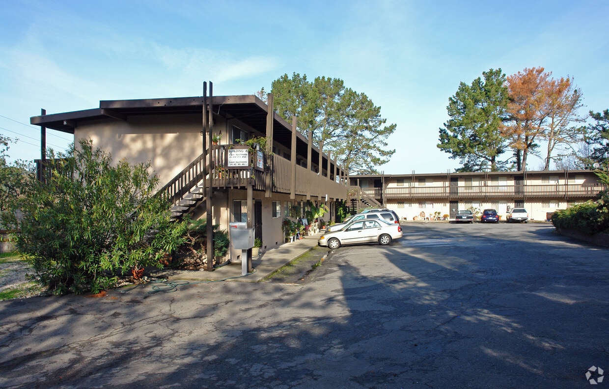 Primary Photo - Hidden Knolls Apartments