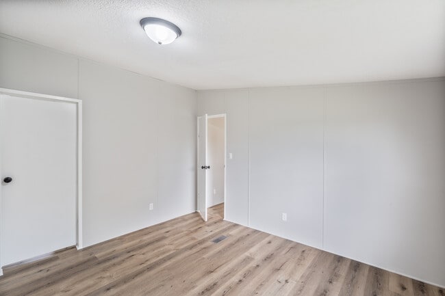 Building Photo - 20 Conner Hogan