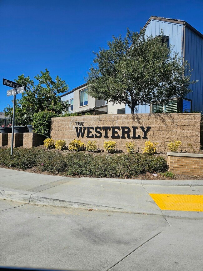 Foto del edificio - 1969 Cottage Dr