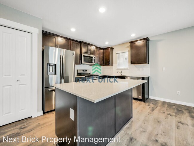 Building Photo - 4 br, 2.5 bath House - 207 169th Pl SW