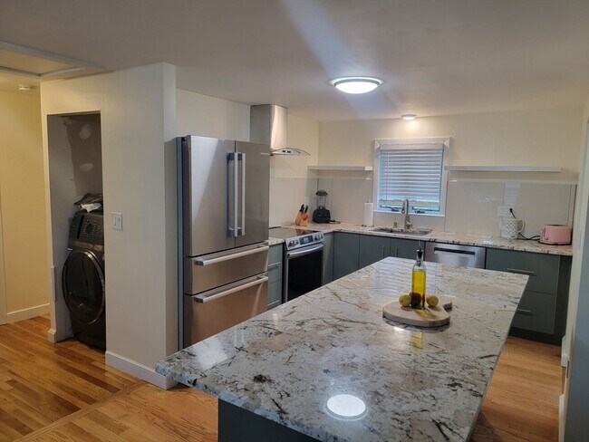 Building Photo - 54 Greaton Rd