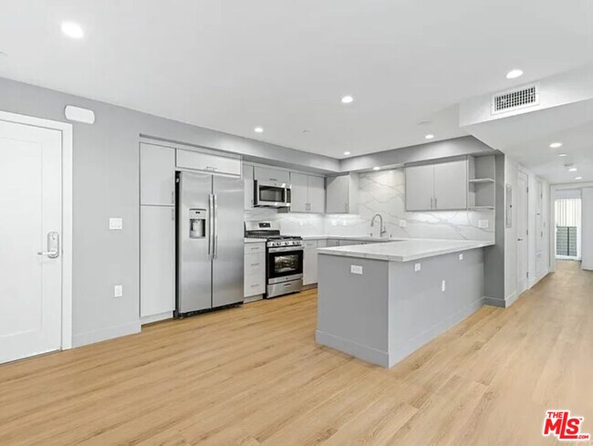 Foto del edificio - 5405 Hermitage Ave
