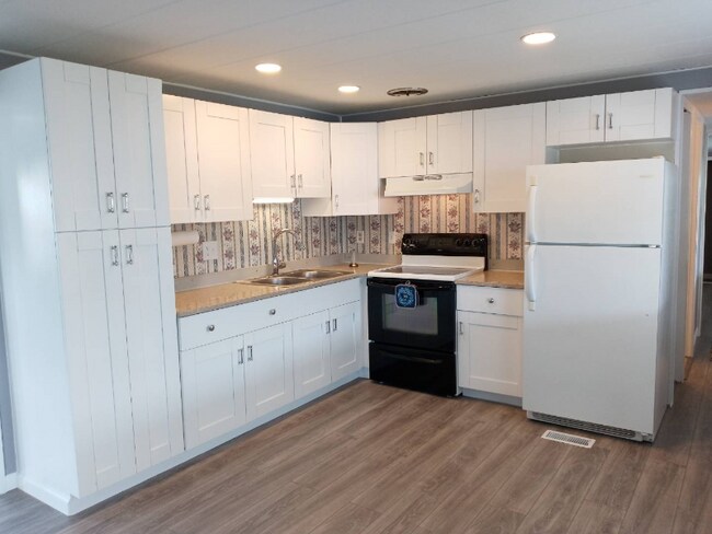 Foto del edificio - 1280 Lakeview Rd