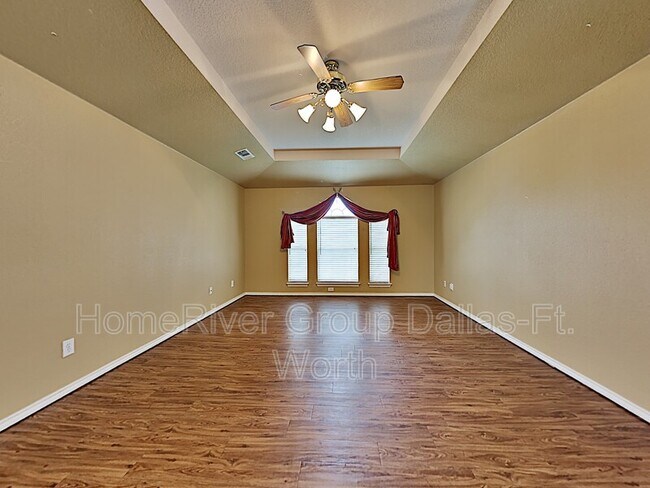 Building Photo - 2514 Fallview Ln